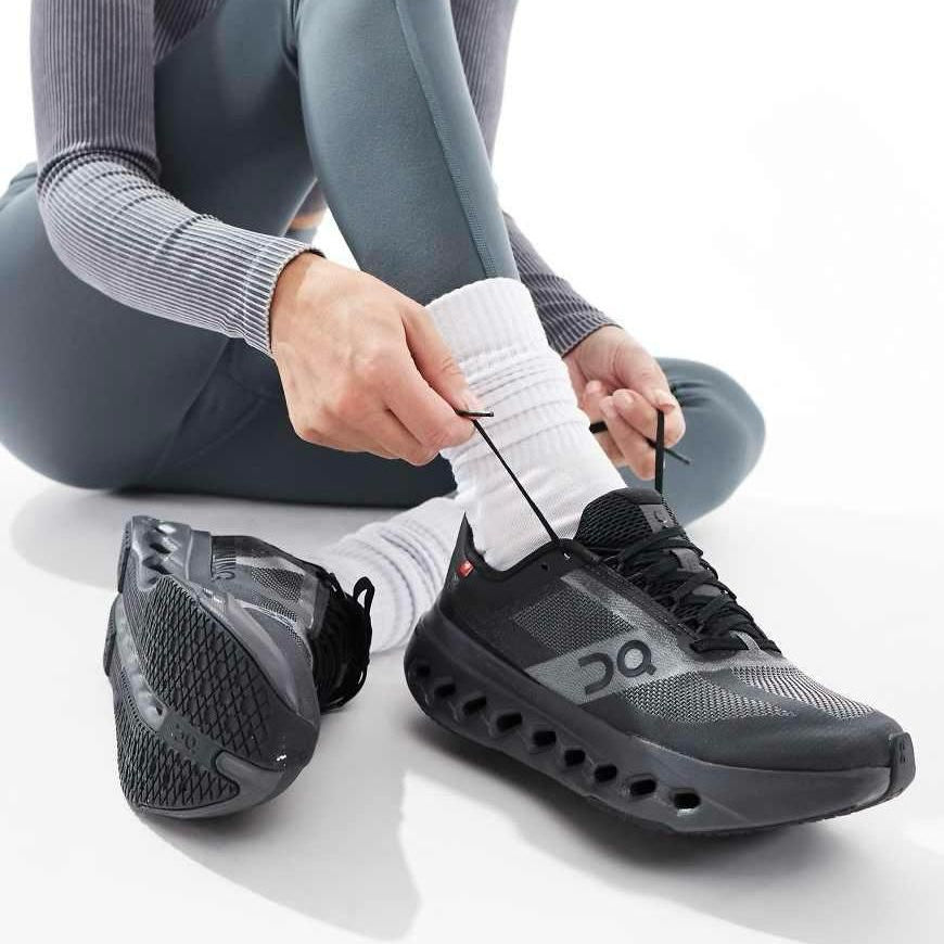 オン On Running Cloudsurfer Next Lumos Men's Cloudsurfer Next Lumos | Black | On United States