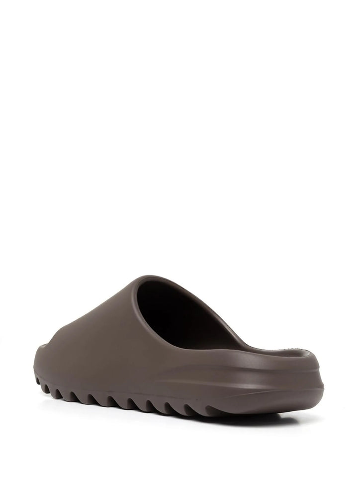 Yeezy "Soot " slides