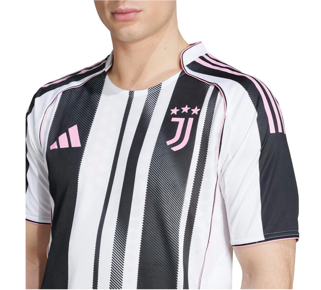 Juventus Home Player Version jersey 2025/26