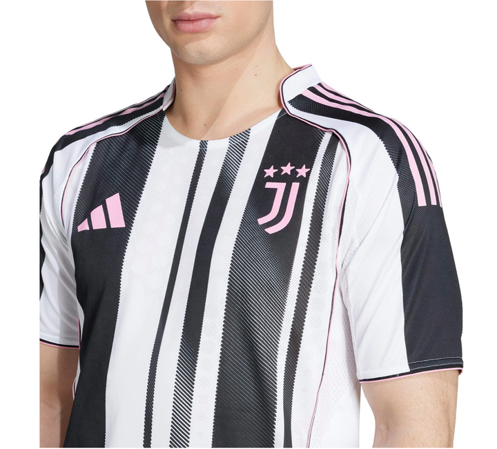 Juventus Home Player Version jersey 2025/26