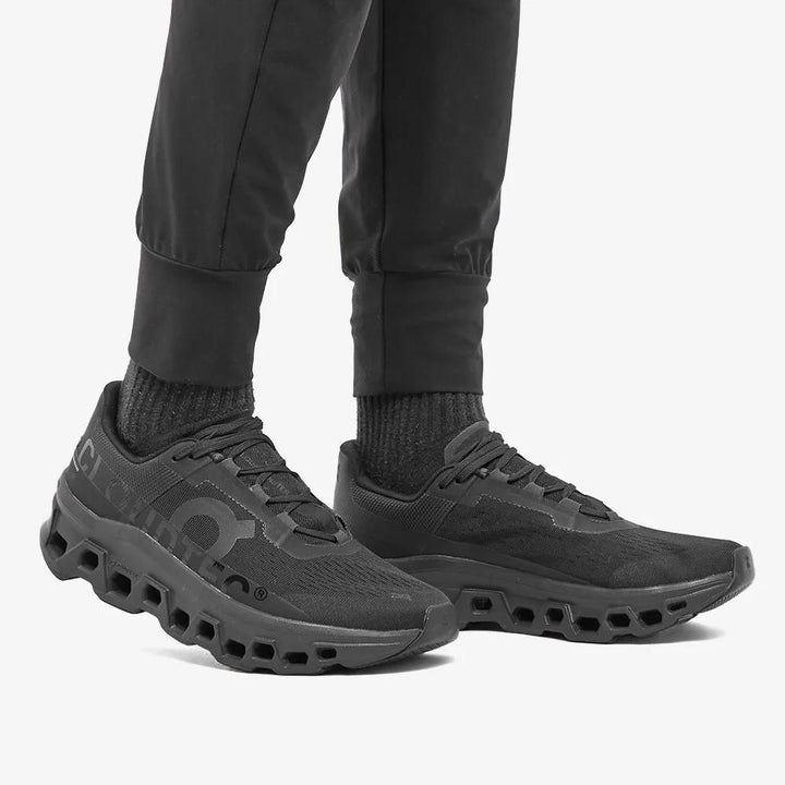 عند تشغيل Cloud 5 All Black