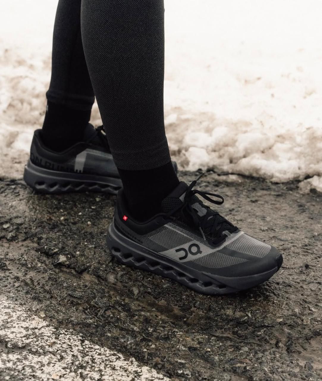 オン On Running Cloudsurfer Next Lumos Men's Cloudsurfer Next Lumos | Black | On United States