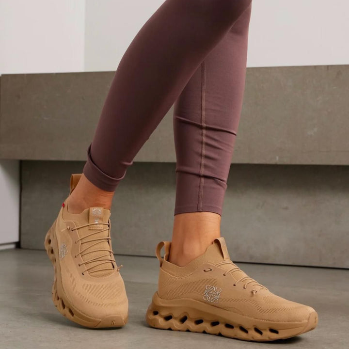 On Running Cloudtilt LOEWE Dark Sand
