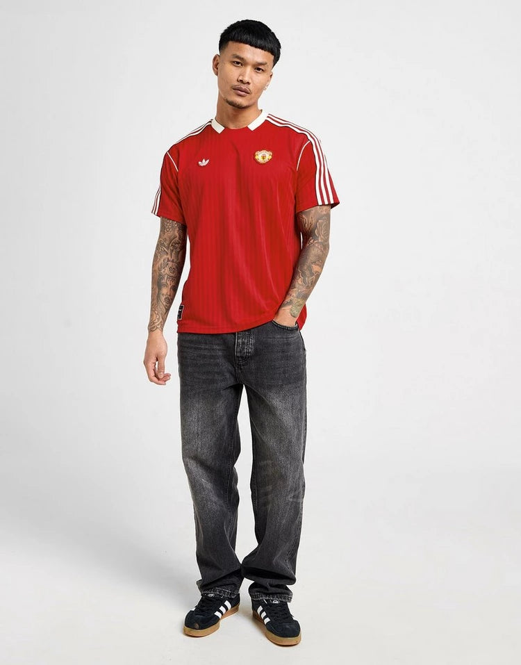 Man United Classic Edition jersey 2025/26