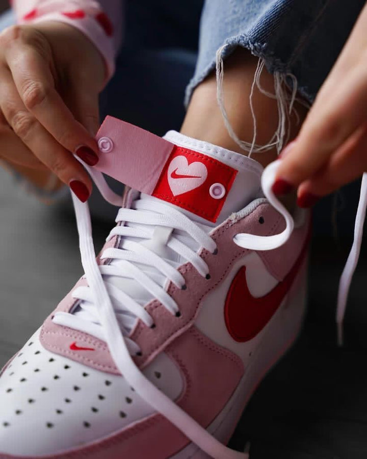 nike air force 1 07 valentine's day