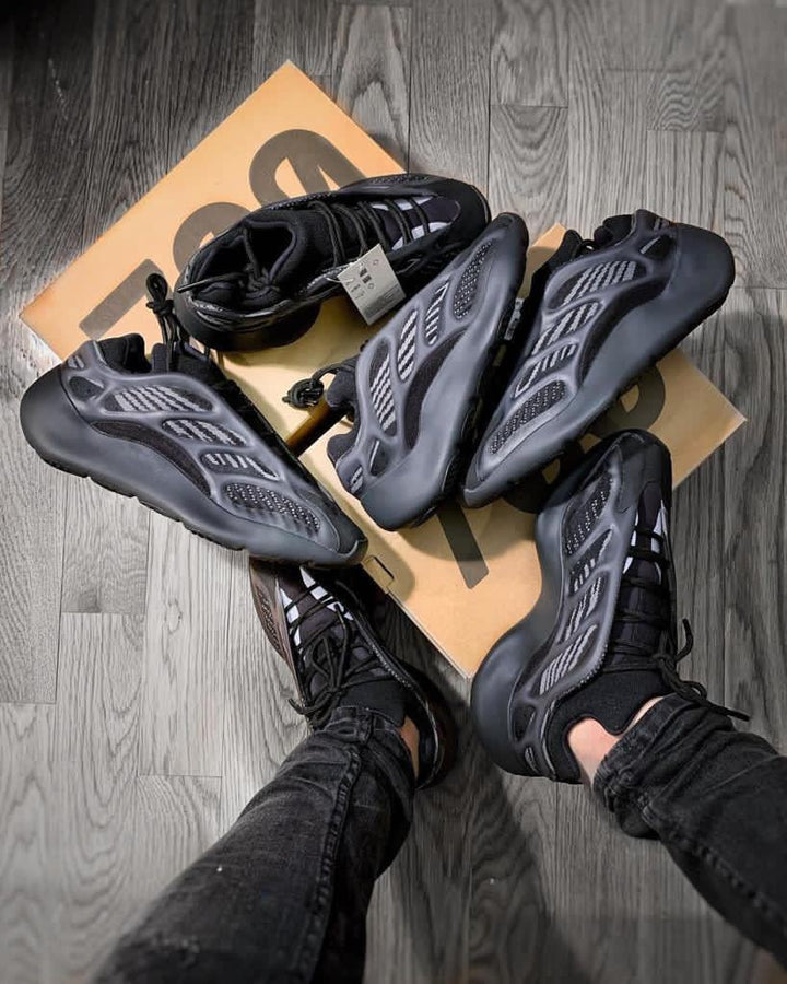 Yeezy 700 V3 “Alvah”