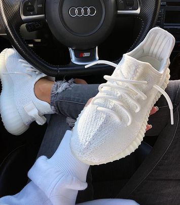 حذاء ييزي 350 V2 "ثلاثي"
