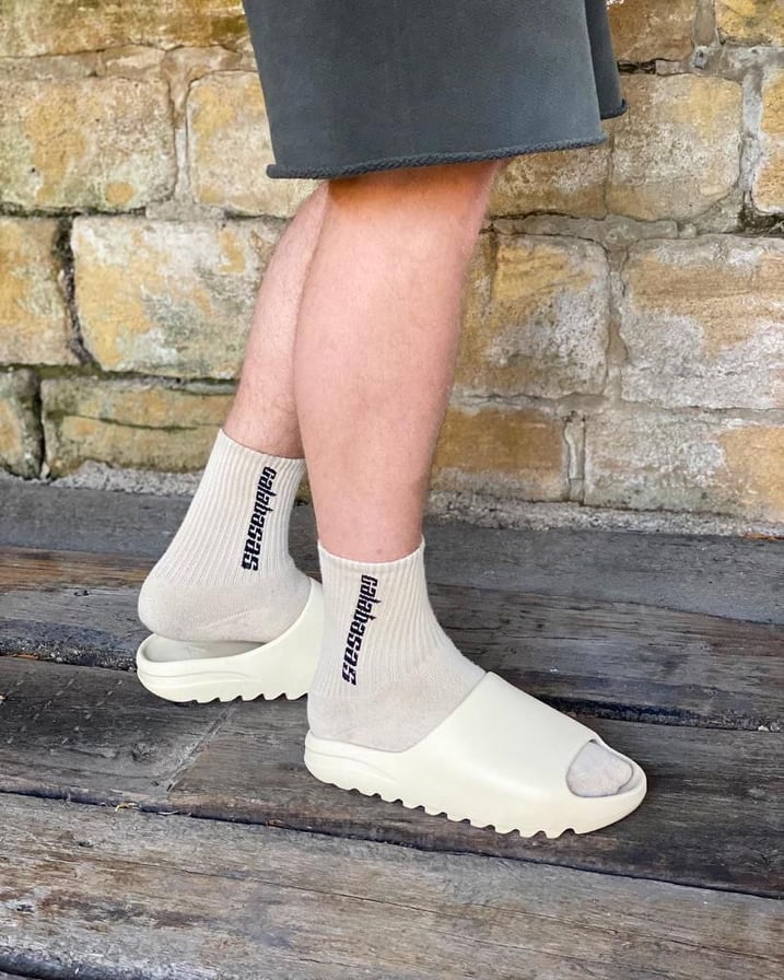 Yeezy Slide 3 coloer