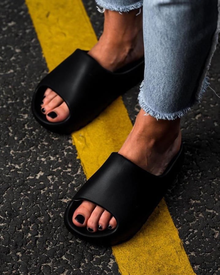 Yeezy Slide 3 coloer