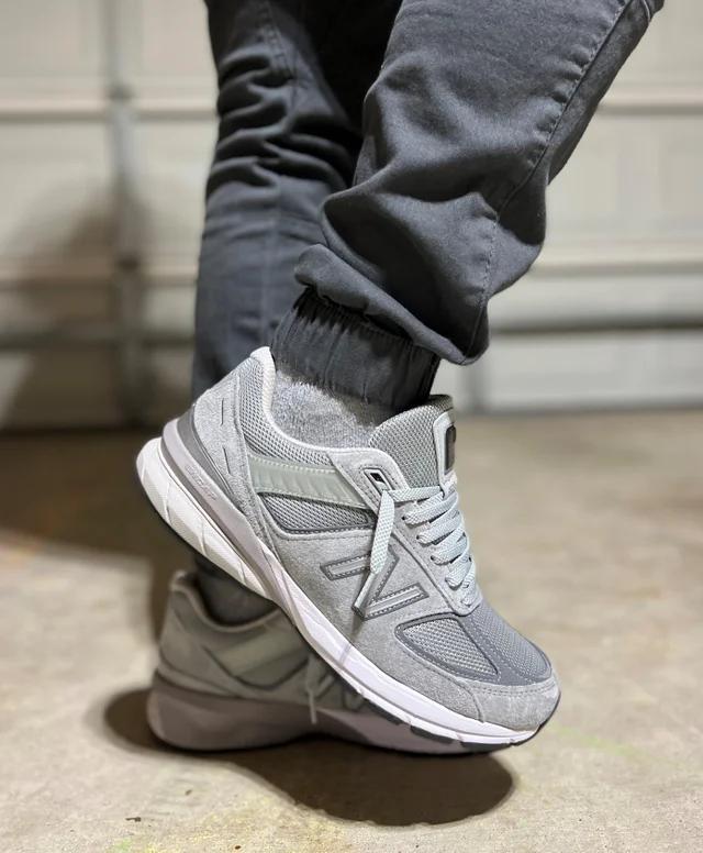 New Balance 990v5 Grey