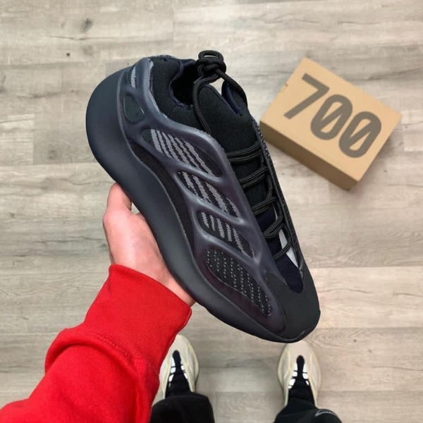 Yeezy 700 V3 “Alvah”