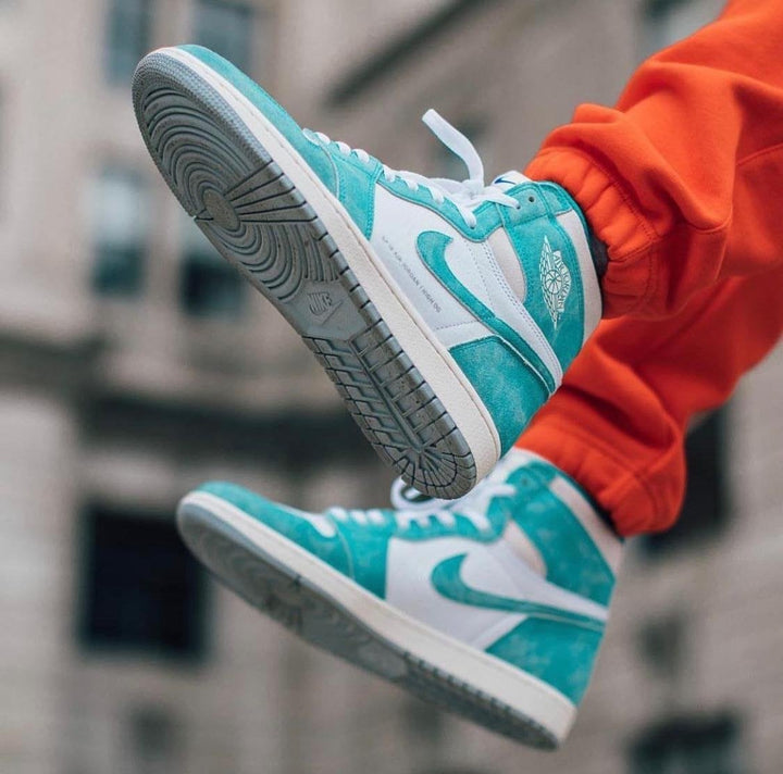 Nike Air Jordan 1  High Turbo Green