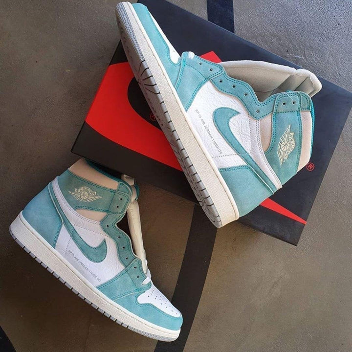 Nike Air Jordan 1  High Turbo Green