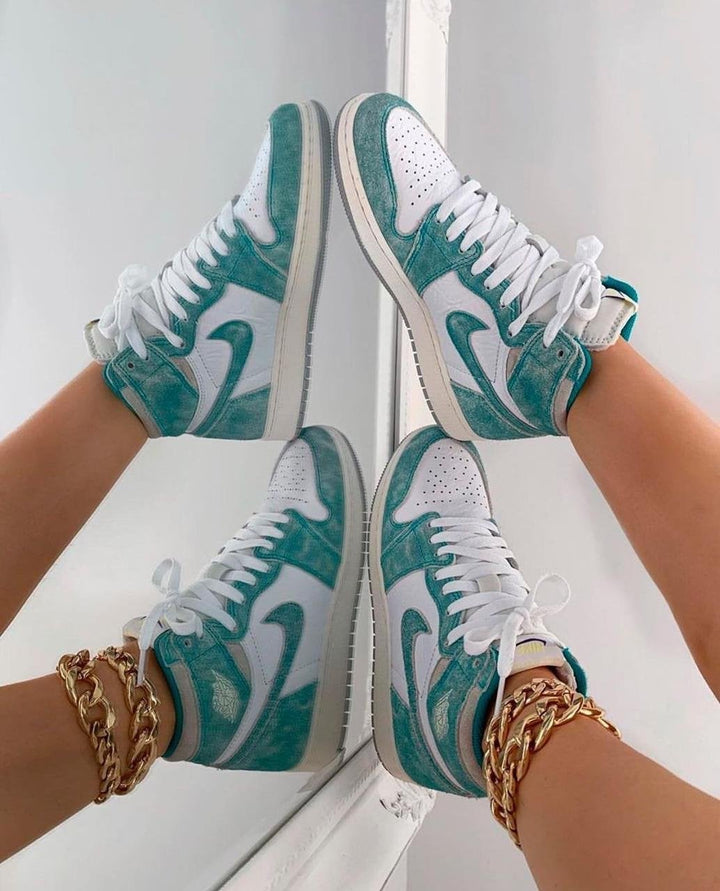 Nike Air Jordan 1  High Turbo Green